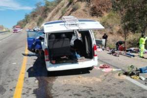 Mueren 13 personas en accidente en la autopista Oaxaca-Cuacnopalan