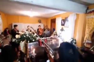 VIDEO: Dan el último adiós al joven linchado en Huauchinango