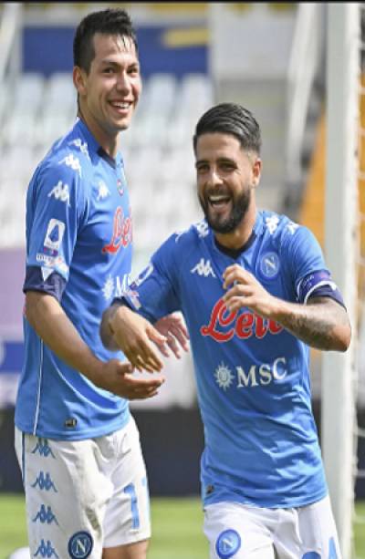 Chucky Lozano cumplió en la victoria del Napoli 2-0 ante Parma