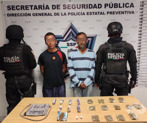 Narcomenudistas son detenidos con 21 envoltorios de droga en Puebla