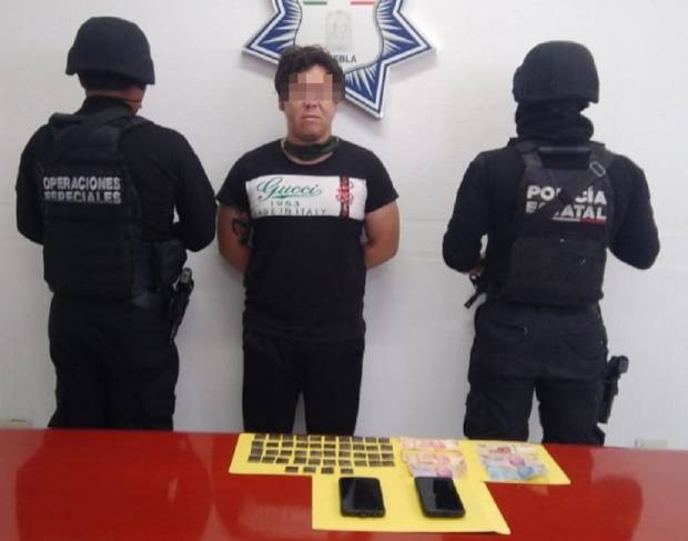 SSP Puebla detiene a integrante de &quot;La Mafia de Analco&quot; con 44 dosis de droga
