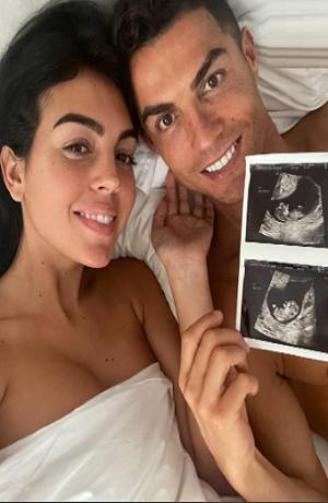 Cristiano Ronaldo y Georgina revelan que sus gemelos serán niño y niña