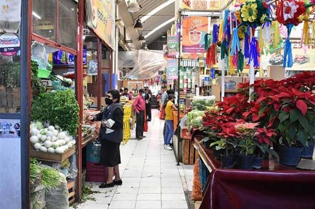 Llaman a poblanos a comprar en mercados locales para afrontar la &quot;Cuesta de Enero&quot;