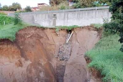 En Palmar de Bravo se abre grieta de 80 metros de largo y hasta 5 metros de profundidad