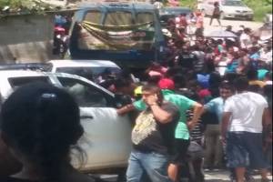 Matan a tres hombres a balazos por discusión política en Pahuatlán