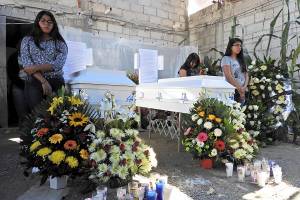 Realizaron velorio de estudiante de la BUAP y su hermano asesinados en Puebla