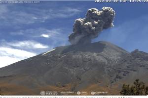 Volcán Popocatépetl registra 176 exhalaciones y explosión menor
