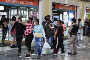Puebla mantiene restricciones por COVID; seguirán cerrados bares, billares y centros nocturnos