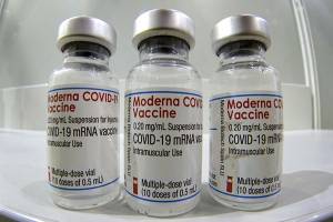 Demandará Moderna a Pfizer y BioNTech por patente de vacuna COVID-19