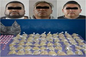 Pareja es capturada en Castillotla con 100 envoltorios de marihuana