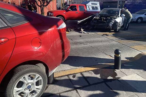 Al mes mil llamadas al 911 por accidentes viales en la capital poblana