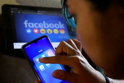 Multas de hasta 4.4 mdd para Twitter y Facebook, propone Morena