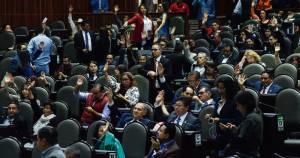 Diputados de Morena se despachan reelección: podrán hacer campaña sin dejar curul