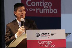 Alcalde de Puebla reprueba violencia de género del diputado Eduardo Alcántara