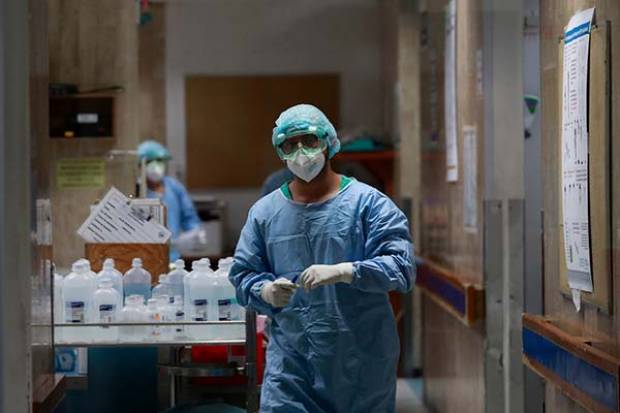Médicos exigen disculpa a AMLO por ofenderlos