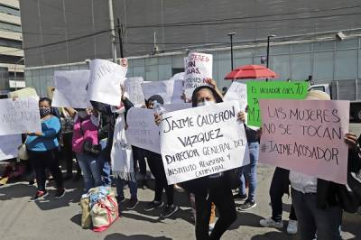 FOTOS: Trabajadoras acusan a director de catastro en Puebla de acoso laboral y sexual