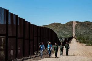 Trump ignora a AMLO y cerrará frontera con México por coronavirus
