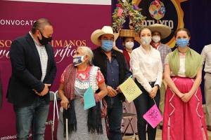 Ayuntamiento de Atlixco entrega estímulos a ganadores de Tesoros Humanos Vivos del estado de Puebla