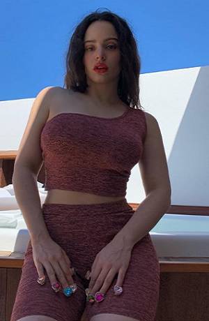 Rosalía cautivó con bikini en redes sociales