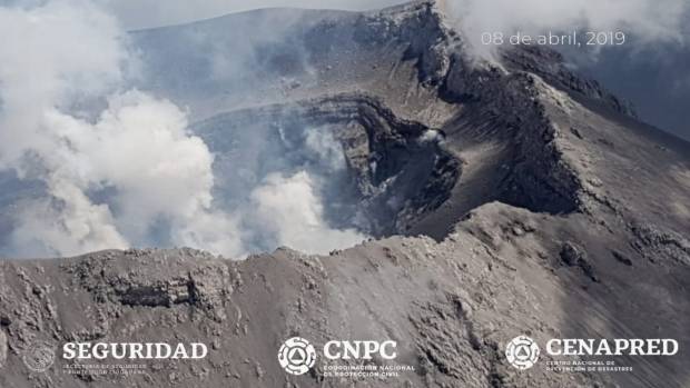 Así se vio el cráter del Popocatépetl en sobrevuelo del 8 de abril