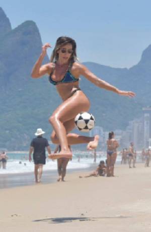VIDEO: Un motivo más para disfrutar del futbol... en Brasil