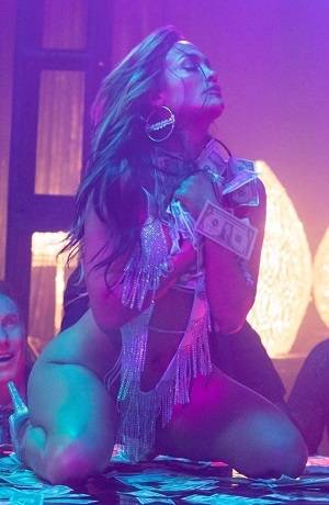 Jennifer Lopez y su sensual baile en el tubo