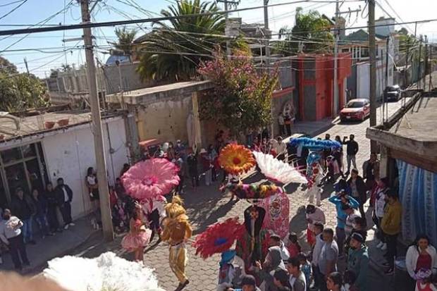 Salen cuadrillas de carnaval en Tlaxcala pese a COVID