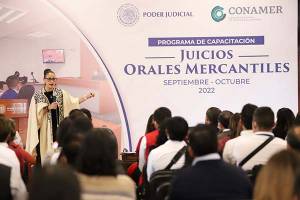 Juezas y jueces de Puebla se capacitan en emisión de sentencias claras