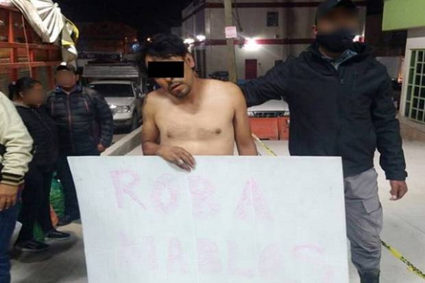 Locatarios de la Central de Abasto de Puebla detienen a ladrón