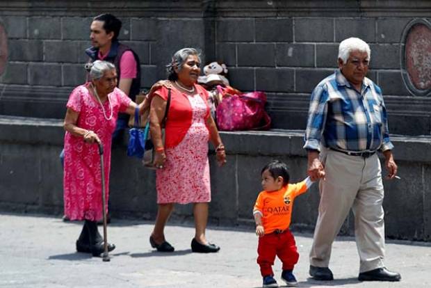 Reportan 288 violaciones a los derechos humanos de los adultos mayores en Puebla