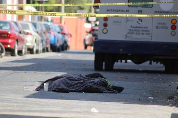 Muere hombre tras infartarse en el centro de Puebla