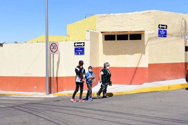Ayuntamiento de Puebla realiza trabajos de mejoramiento vial y luminarias en Ignacio Zaragoza