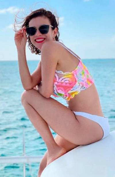 Ingrid Coronado sorprende con bikini en vacaciones