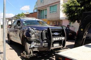 Policías Municipales de Puebla resultan lesionados tras colisionar contra un poste