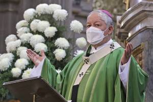 Regresa arzobispo de Puebla a la misa dominical tras padecer COVID-19