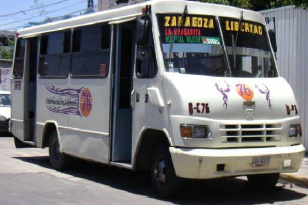 Atracan Ruta 76 en pleno centro de Puebla