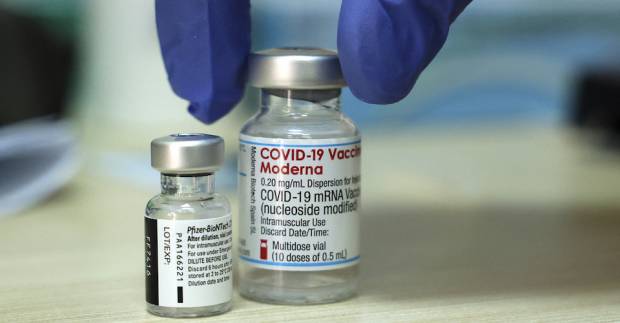 Cofepris da opinión favorable a vacuna de Moderna contra COVID