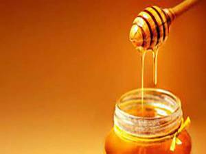Todos los beneficios de consumir miel de abeja