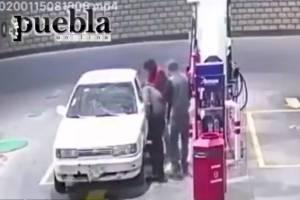 Balean a cliente durante asalto a gasolinera en Castillotla