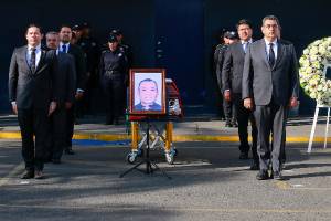 Rinden homenaje a policía estatal que murió en choque en la Vía Atlixcáyotl