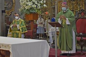 Pide Obispo de Puebla trabajar en la recomposición social