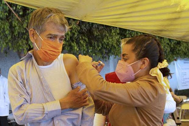 Ofrece IP espacios para vacunación anti COVID-19 en Puebla