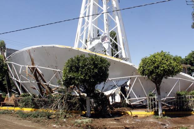 Inservible desde 2019, el tanque desplomado en Texmelucan, evaluó CEAS