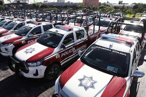 Gobierno estatal inicia entrega de mil patrullas y armas a municipios poblanos