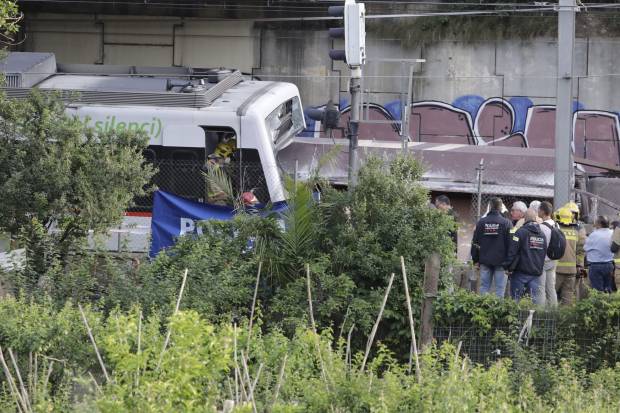 Chocan trenes en España: un muerto y 9 heridos