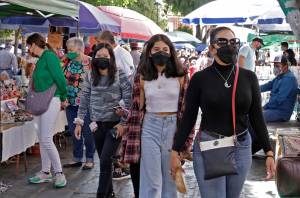 Bajan hasta a 13 contagios de COVID diarios en la última semana en Puebla