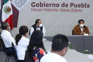 Gobernador de Puebla se reúne con alcaldes del PSI electos