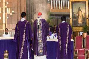Obispos piden suspender misas dominicales; se transmitirán por internet