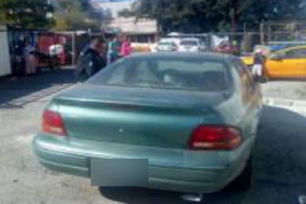 Policía de Puebla localizó dos vehículos robados y caja seca con reporte de robo