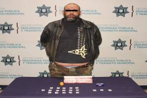 Paseaba con 20 dosis de cocaína; policía lo capturó en la colonia Santiago